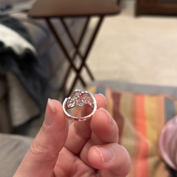 I’m selling a beautiful, dainty sterling silver ring in a size 6.5 us - Picture 6 of 9